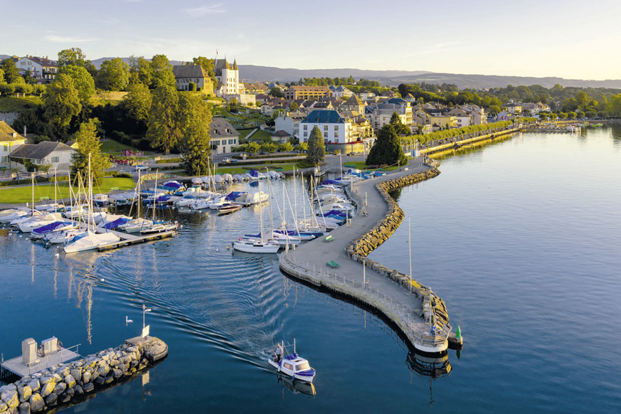 Fernweh_Nyon-Region-Tourisme_chateau_lac_drone_o_gisiger_bd_web